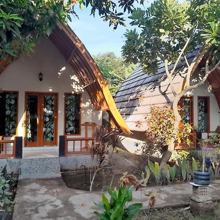 Florine'S Garden Hotel Gili Air Exterior photo