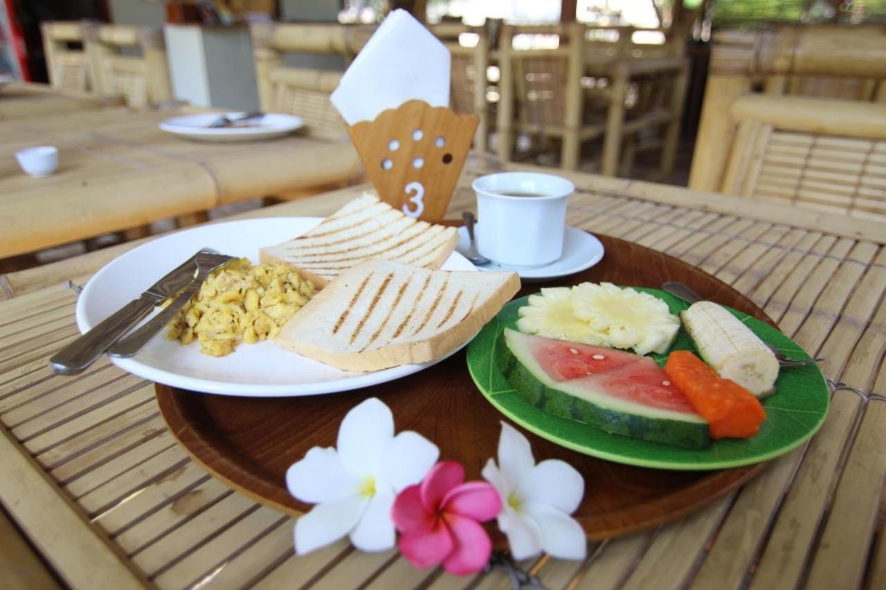 Florine'S Garden Hotel Gili Air Exterior photo