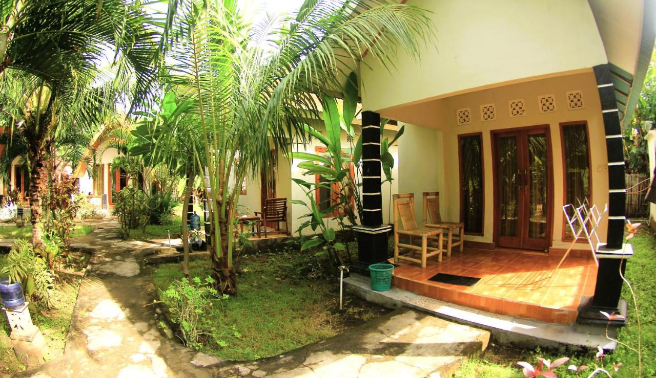 Florine'S Garden Hotel Gili Air Exterior photo