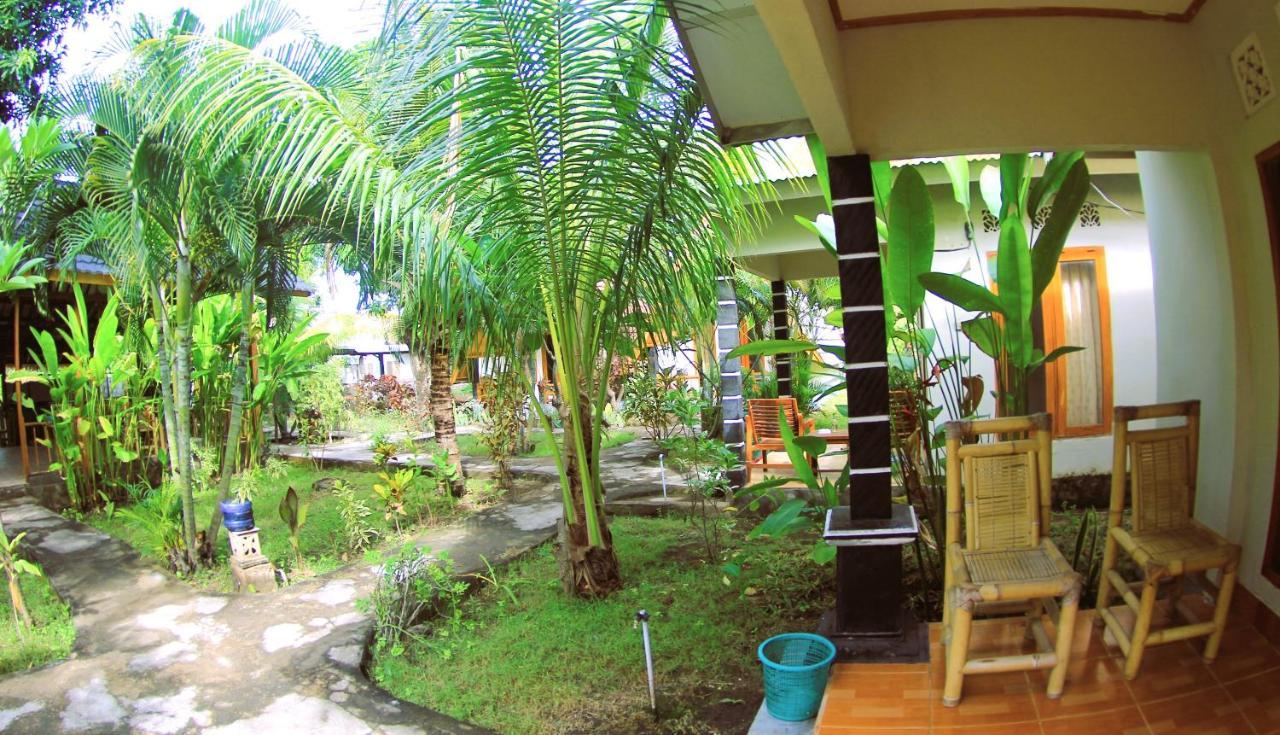 Florine'S Garden Hotel Gili Air Exterior photo