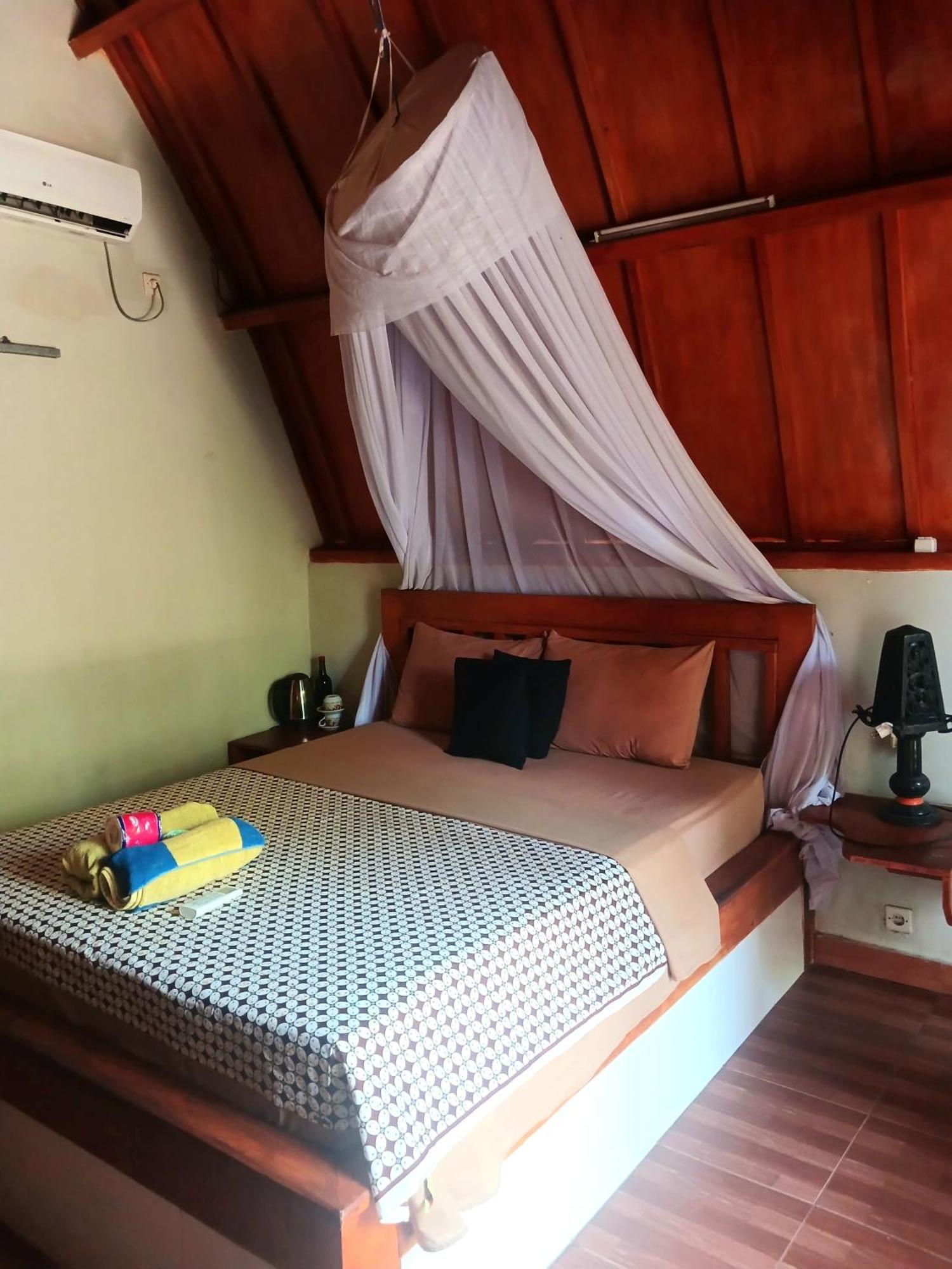 Florine'S Garden Hotel Gili Air Exterior photo
